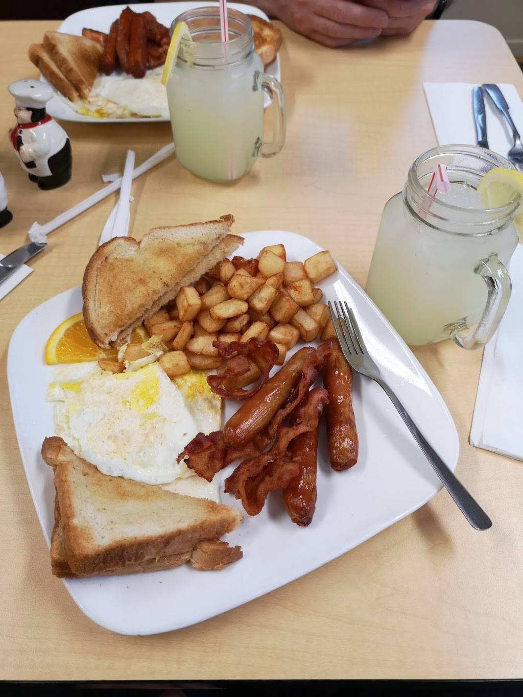 Sunshine Restaurant | restaurant | Sunshine Restaurant, 8237 Plank Rd, Straffordville, ON N0J 1Y0, Canada | 5198663770 OR +1 519-866-3770