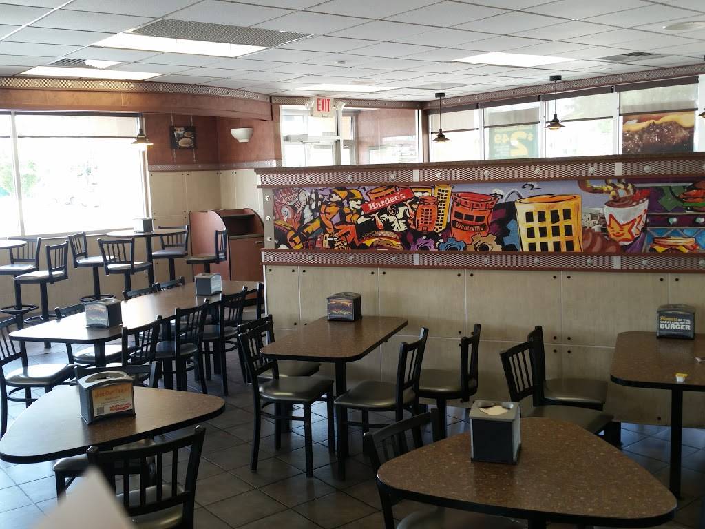 Hardees | restaurant | 1944 Wentzville Pkwy, Wentzville, MO 63385, USA | 6363275327 OR +1 636-327-5327