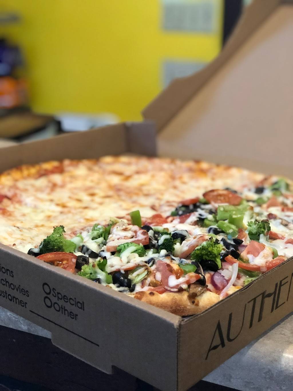 Pizza Royal | restaurant | 161 Boston Rd, Springfield, MA 01109, USA | 4137837710 OR +1 413-783-7710