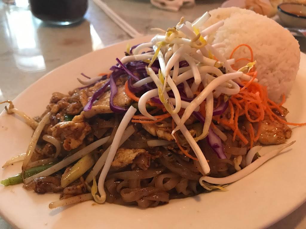 Khun Dang Thai Restaurant | restaurant | 10134 Topanga Canyon Blvd, Chatsworth, CA 91311, USA | 8187001507 OR +1 818-700-1507