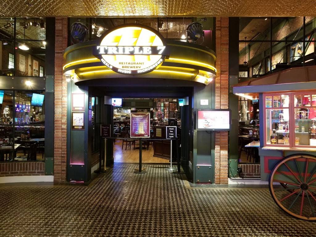 Triple 7 Restaurant and Microbrewery | restaurant | 200 N Main St, Las Vegas, NV 89101, USA | 7023871896 OR +1 702-387-1896