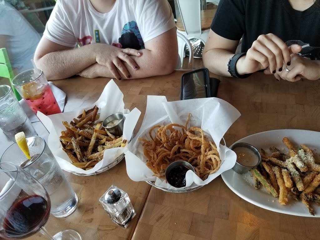 Zinburger | restaurant | 6390 E Grant Rd, Tucson, AZ 85715, USA | 5202982020 OR +1 520-298-2020