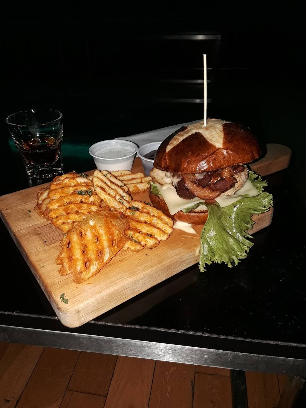 East End Restaurant | restaurant | 1222, 1330 Old River Rd, Cleveland, OH 44113, USA | 2167859996 OR +1 216-785-9996