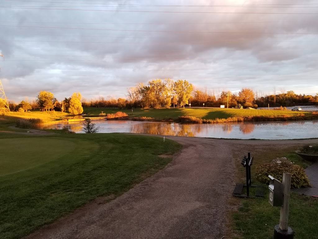 Beechwood Golf & Social House | restaurant | 4680 Thorold Townline Rd, Niagara Falls, ON L2E 6S4, Canada | 9056804653 OR +1 905-680-4653