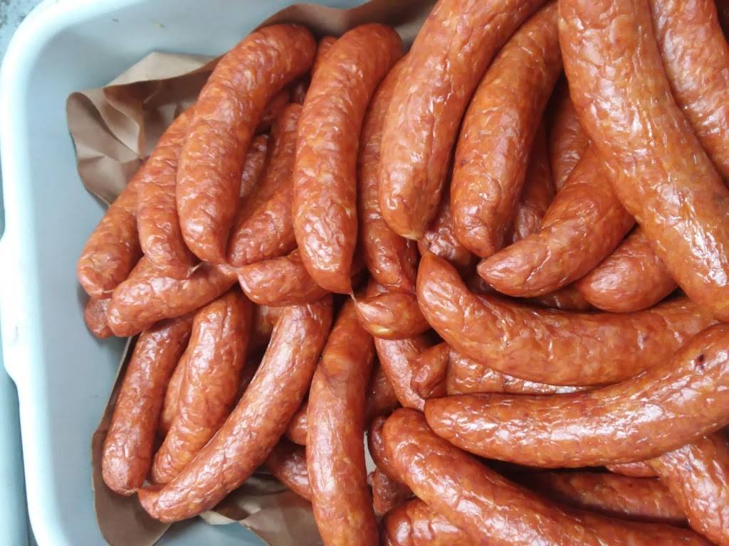 Charlie Ts | restaurant | 1406 Rees St, Breaux Bridge, LA 70517, USA | 3373322426 OR +1 337-332-2426