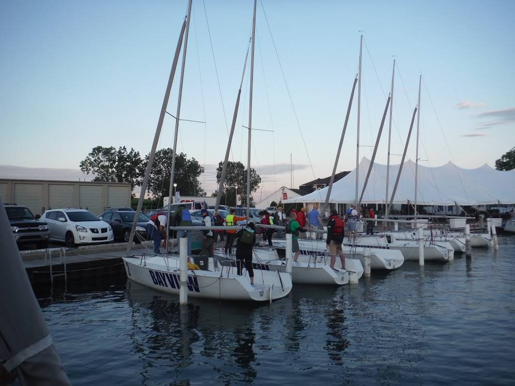 Bayview Yacht Club | restaurant | 100 Clairpointe St, Detroit, MI 48215, USA | 3138221853 OR +1 313-822-1853