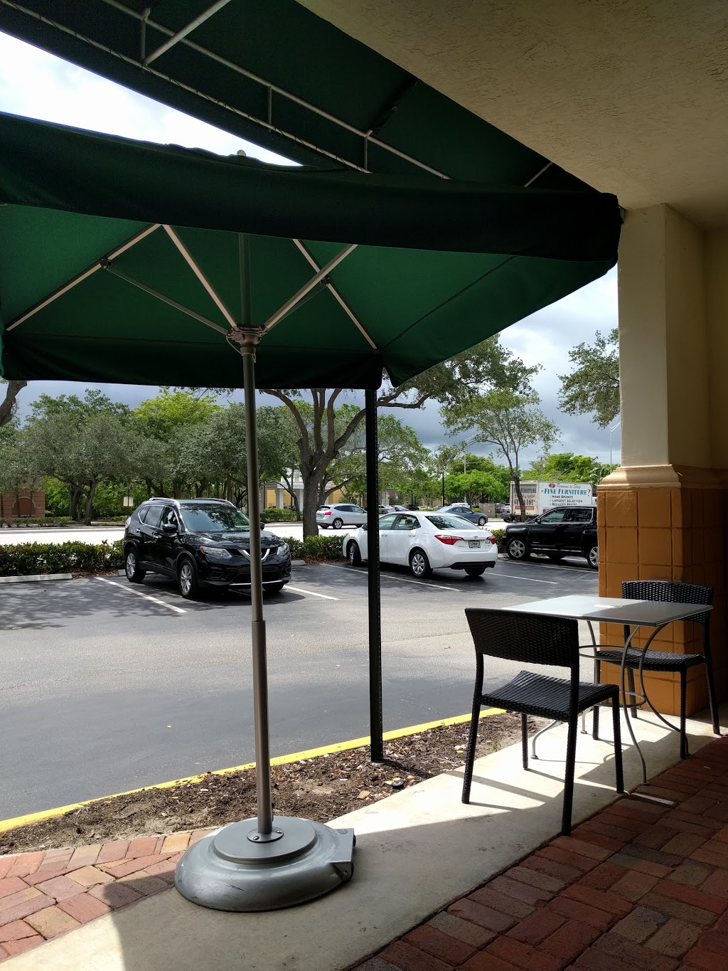 Starbucks | cafe | 1891 N Pine Island Rd, Plantation, FL 33322, USA | 9542369764 OR +1 954-236-9764