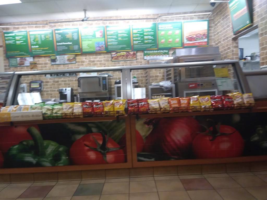 Subway | meal takeaway | 29017 Military Rd S, Federal Way, WA 98003, USA | 2539465910 OR +1 253-946-5910