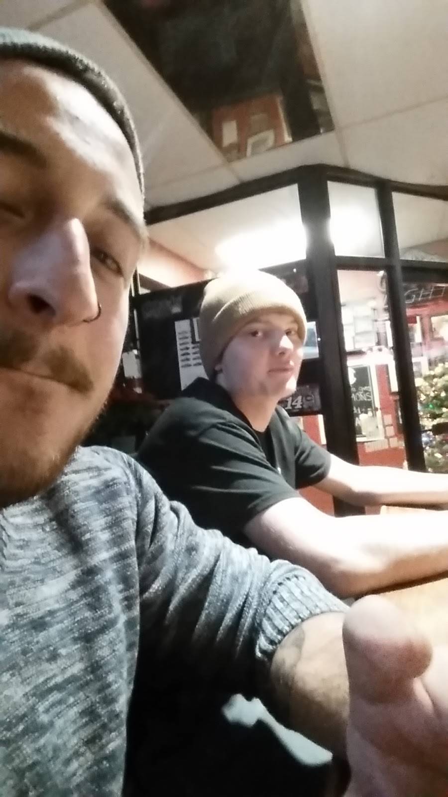 Cutchies Sports Tap & Eatery | restaurant | 951 Devonshire, Woodstock, ON N4S 5S1, Canada | 5195395779 OR +1 519-539-5779