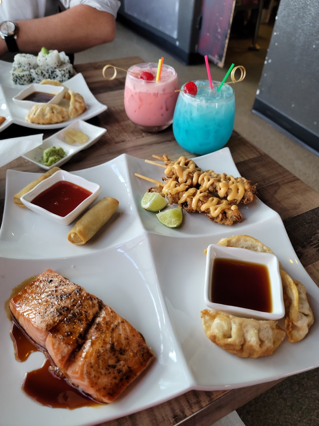 Asiatico Waterfront Fusion Sushi | restaurant | 875 SW Bay Blvd., Newport, OR 97365, USA | 5412658387 OR +1 541-265-8387