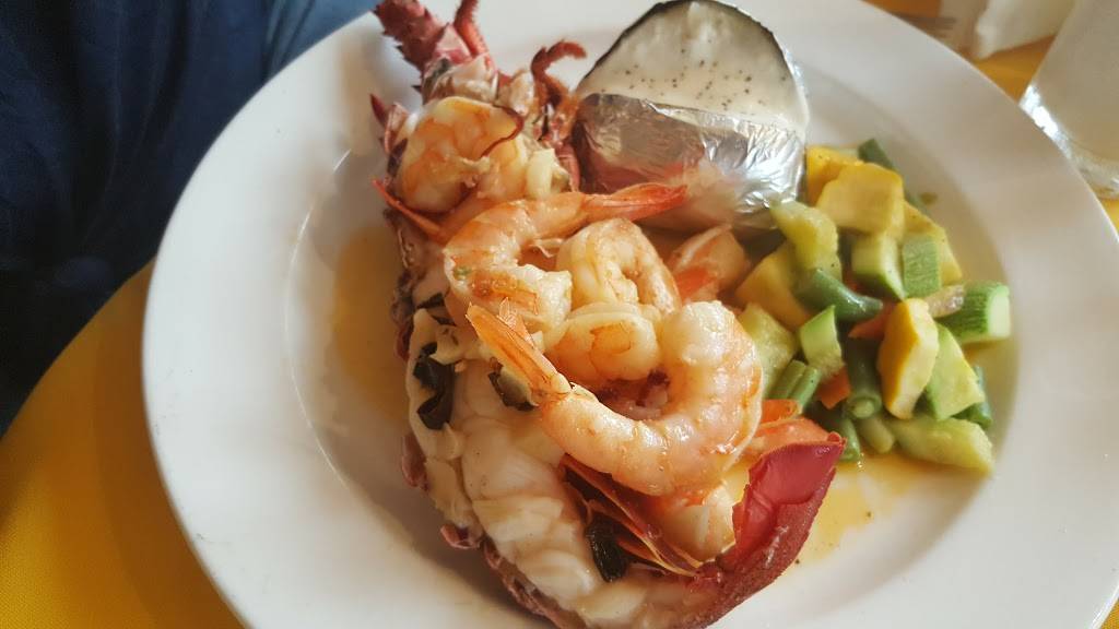 Half Way House / Medio Camino | restaurant | Baja California, Mexico | 6140065 OR +52 6140065