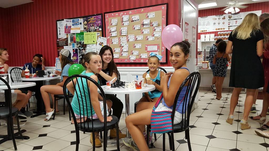 Oberweis Ice Cream and Dairy Store | restaurant | 929 Burlington Ave, Western Springs, IL 60558, USA | 7087840200 OR +1 708-784-0200