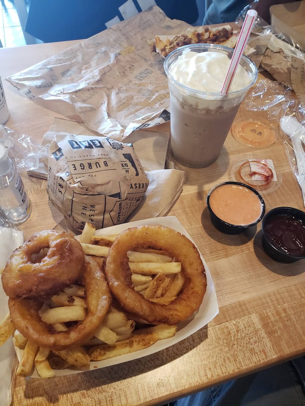 Wayback Burgers | restaurant | 2680 Opitz Blvd, Woodbridge, VA 22192, USA | 7032580305 OR +1 703-258-0305