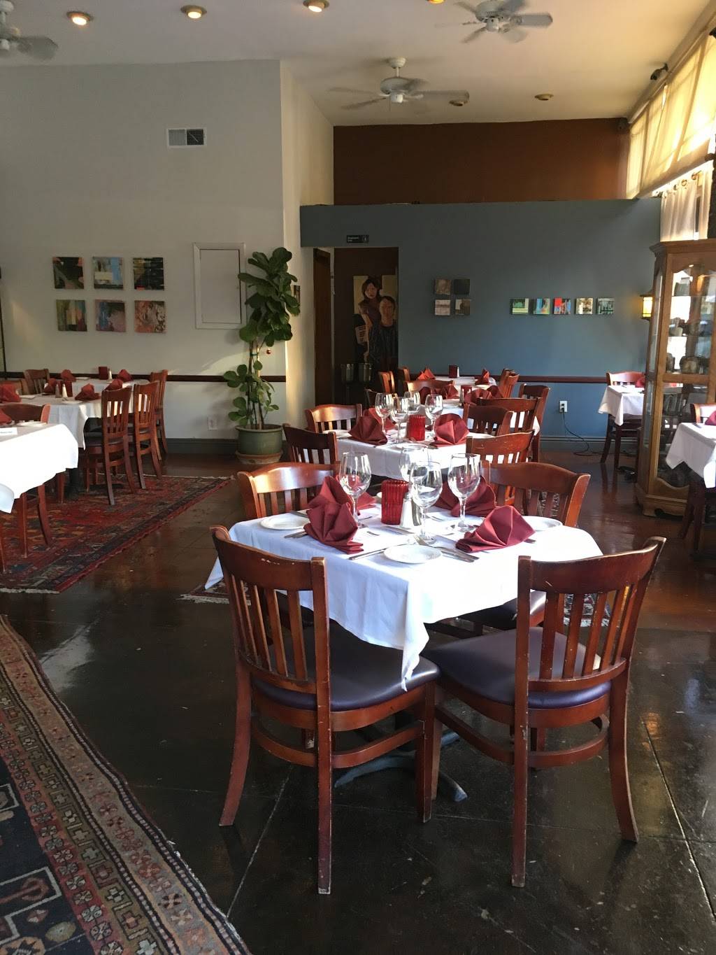 Utopia Good Food & Fine Art | restaurant | 445 E 1st St, Long Beach, CA 90802, USA | 5624326888 OR +1 562-432-6888