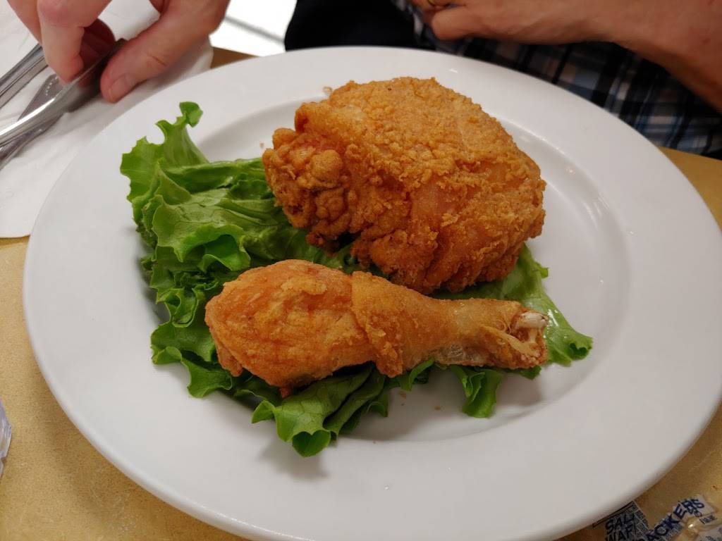 Round Table Family Restaurant | restaurant | 5407 Godfrey Rd b, Godfrey, IL 62035, USA | 6184666618 OR +1 618-466-6618