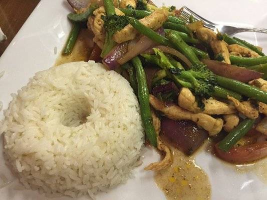 Charos Peruvian Cuisine | restaurant | 7563 E Carson St, Long Beach, CA 90808, USA | 5626270087 OR +1 562-627-0087