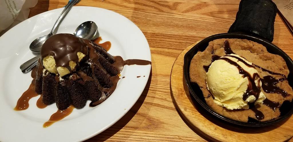 Chilis Grill & Bar | restaurant | 1425 Rocky Mountain Ave, Loveland, CO 80538, USA | 9706636800 OR +1 970-663-6800