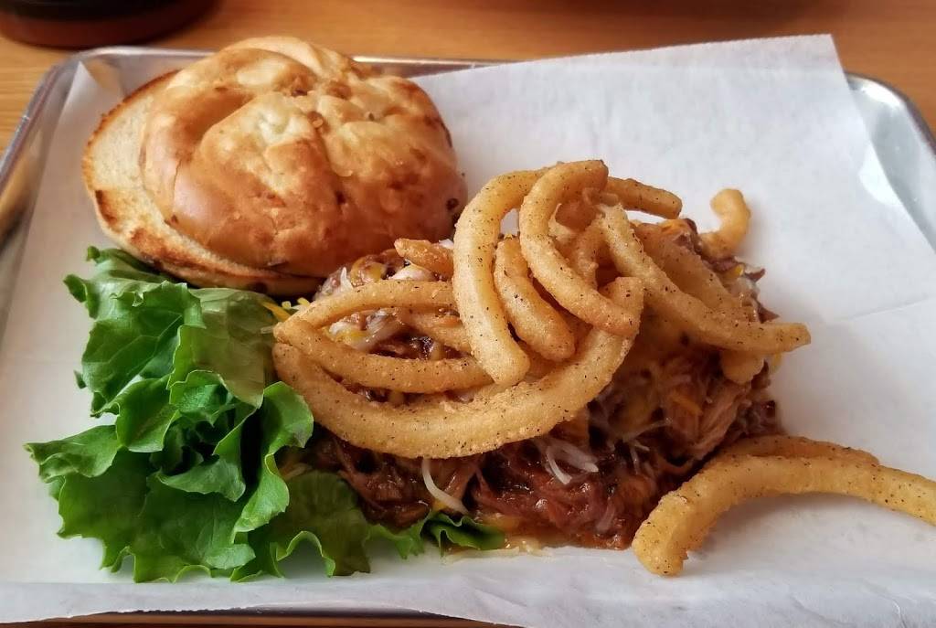 Ale Station Food and Brew | restaurant | 2645 Main St, East Troy, WI 53120, USA | 2626422739 OR +1 262-642-2739