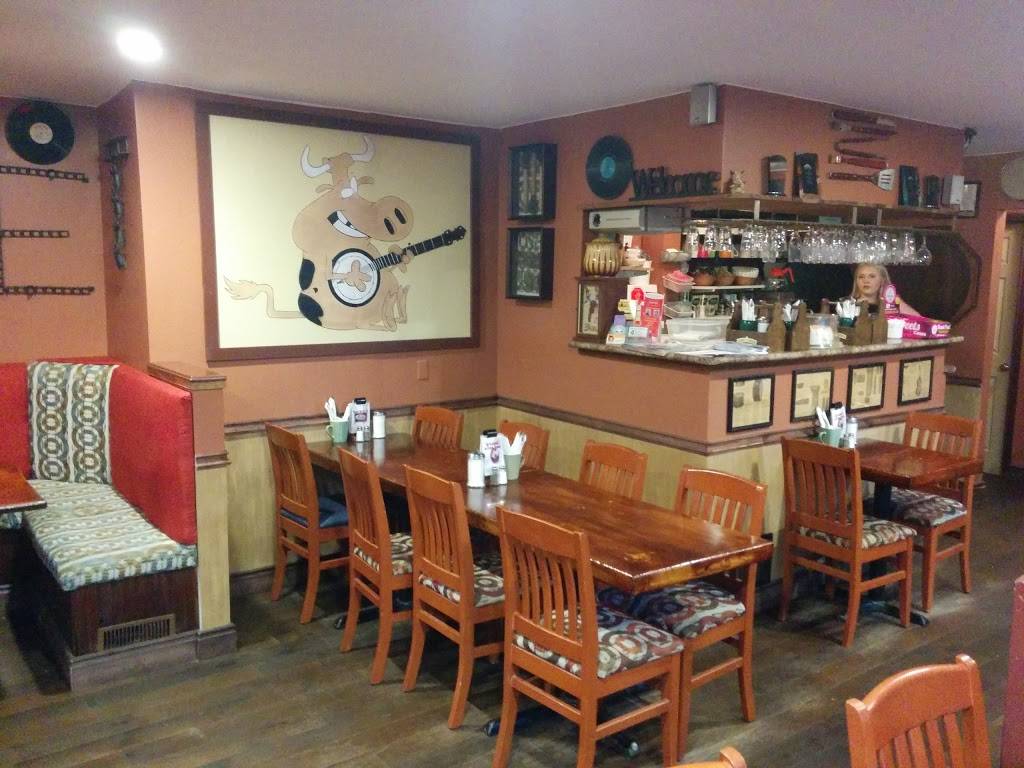 Banjos Grill | restaurant | 3 Bridge St S, Hastings, ON K0L 1Y0, Canada | 7056969898 OR +1 705-696-9898