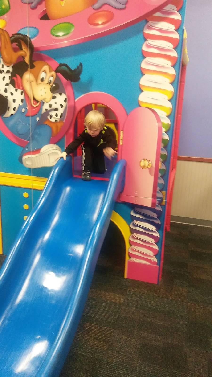 Chuck E. Cheese | restaurant | 1250 16th St SW, Rochester, MN 55902, USA | 5075295055 OR +1 507-529-5055