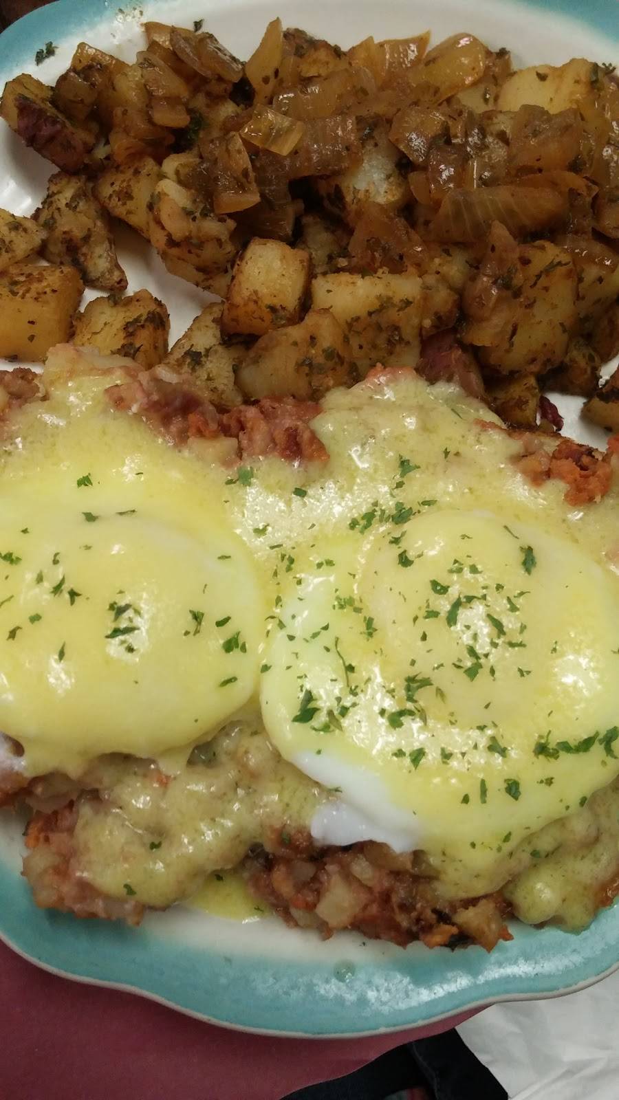 Moe Joe Country Diner | restaurant | 649 E Industrial Park Dr, Manchester, NH 03109, USA | 6036412993 OR +1 603-641-2993