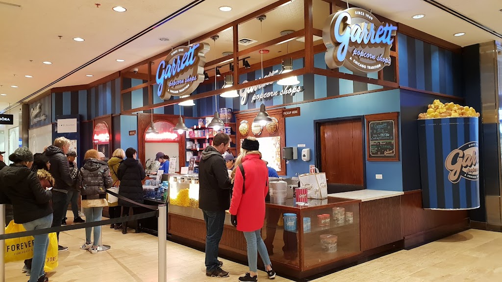 Garrett Popcorn Shops | meal takeaway | 835 Michigan Ave, Chicago, IL 60611, USA | 8884767267 OR +1 888-476-7267