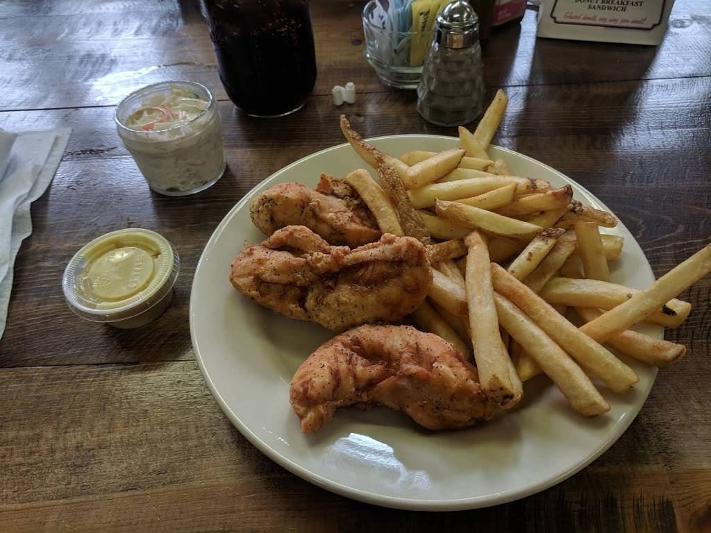 Daniels Girls Farmhouse Restaurant | restaurant | 600 N Central Ave, Connersville, IN 47331, USA | 7658251995 OR +1 765-825-1995