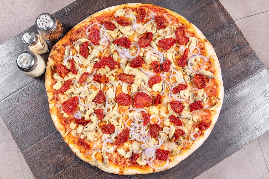 Krispy Krunchy Chicken & Pizzeria | restaurant | 67-03 Fresh Pond Rd, Queens, NY 11385, USA | 9293878133 OR +1 929-387-8133