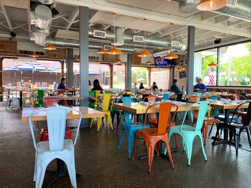 Whistle Britches | restaurant | 6110 Frankford Rd, Dallas, TX 75252, USA | 9725908991 OR +1 972-590-8991