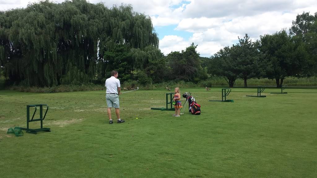 Stonewall Orchard Golf Club | restaurant | 25675 IL-60, Grayslake, IL 60030, USA | 8477404890 OR +1 847-740-4890