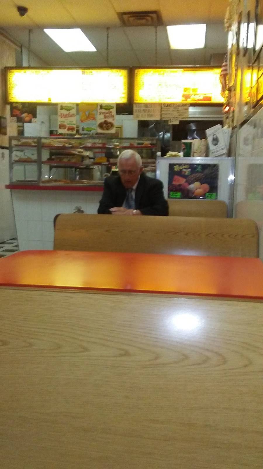 Lindas Pizza | restaurant | 4336 Katonah Ave, Bronx, NY 10470, USA | 7183247388 OR +1 718-324-7388