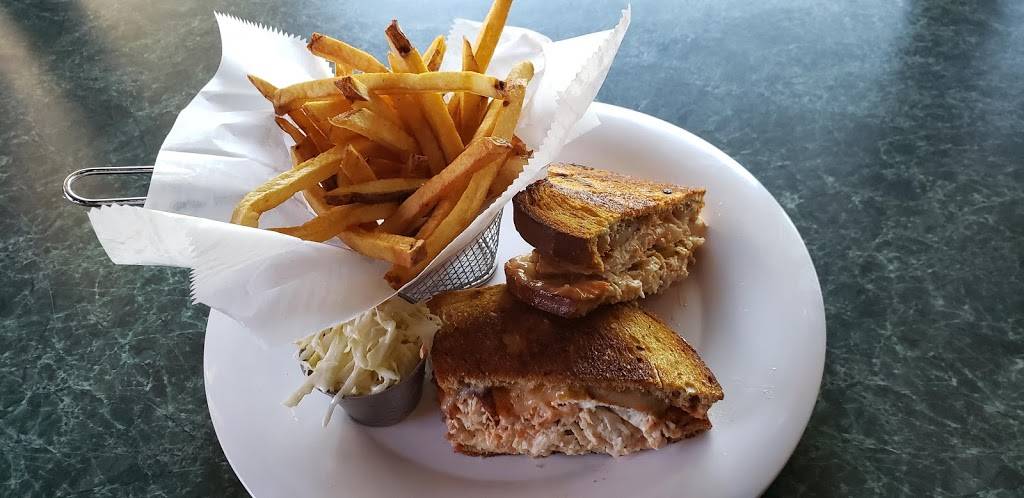 Tailgators Sports Bar and Grille | restaurant | 1825 W Hillsboro Blvd, Deerfield Beach, FL 33442, USA | 9544209787 OR +1 954-420-9787