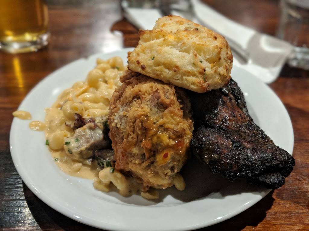 Saltlick Smokehouse | restaurant | 282 James St N, Hamilton, ON L8R 2L3, Canada | 2893896328 OR +1 289-389-6328