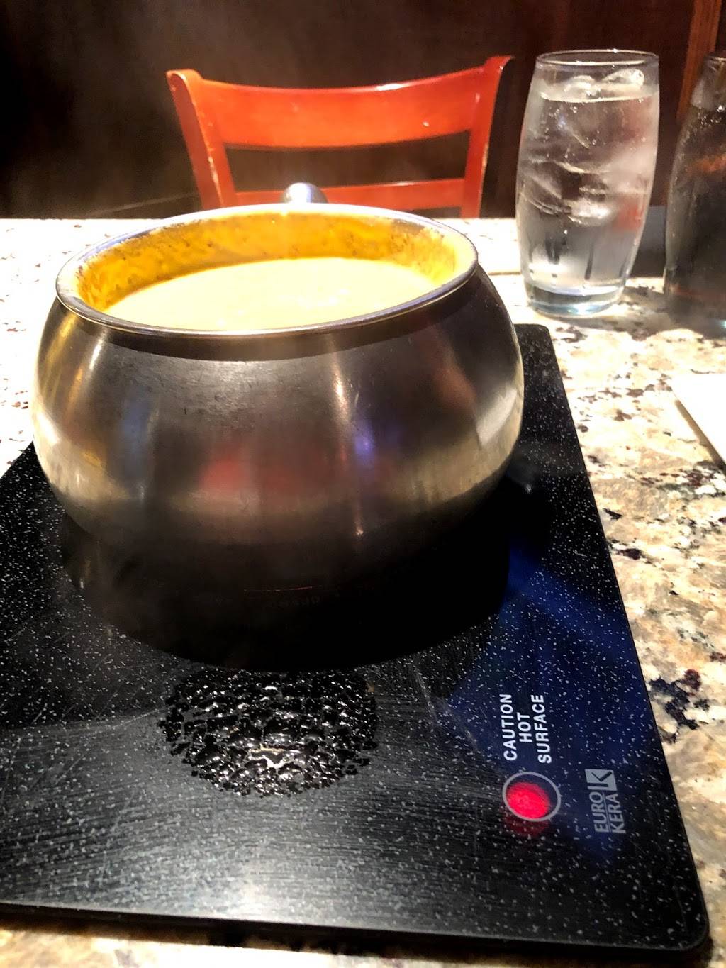 The Melting Pot | restaurant | 450 Ward Pkwy, Kansas City, MO 64112, USA | 8169316358 OR +1 816-931-6358