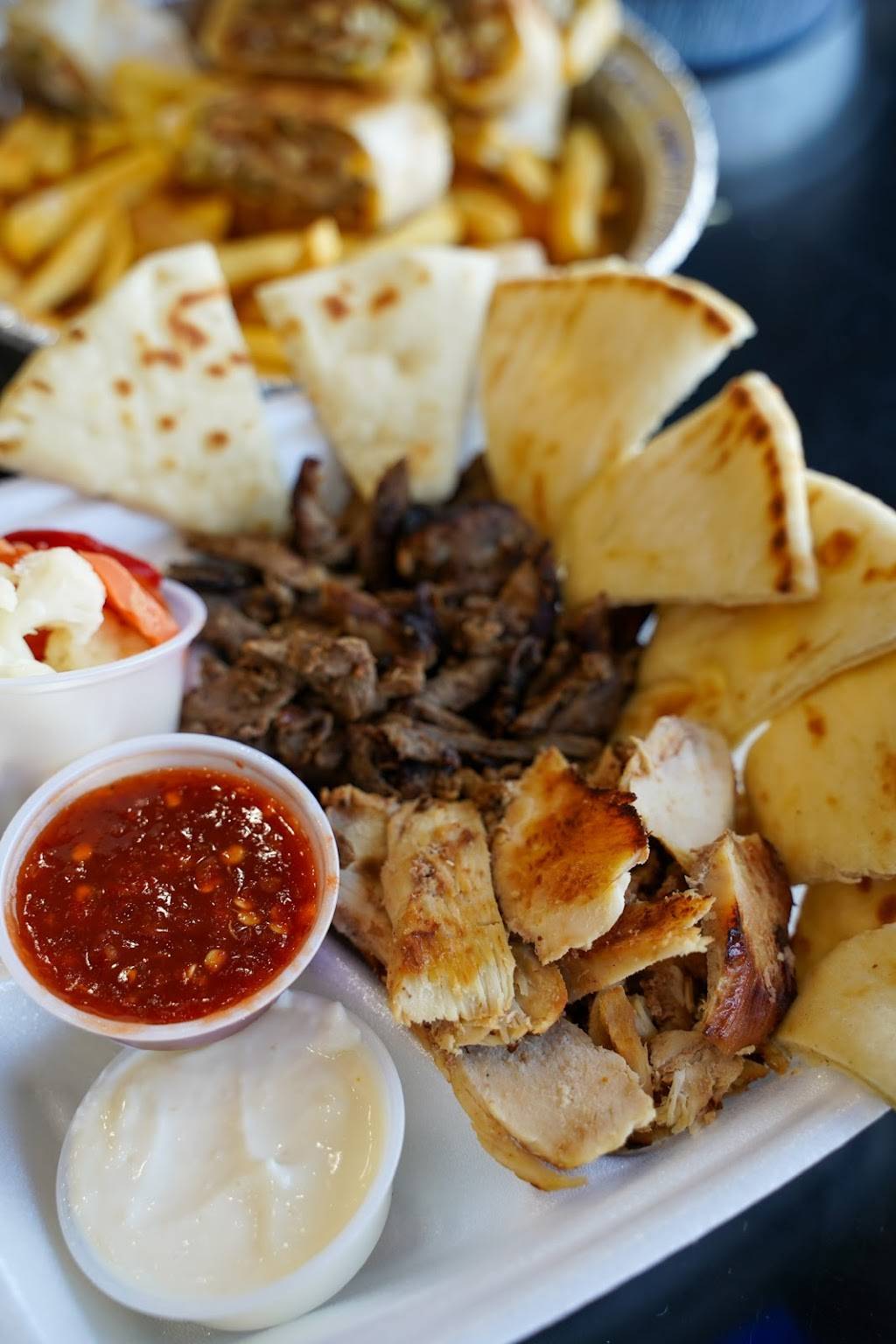 Abu Omar Halal | restaurant | 14779 Memorial Dr, Houston, TX 77079, USA | 8322435136 OR +1 832-243-5136