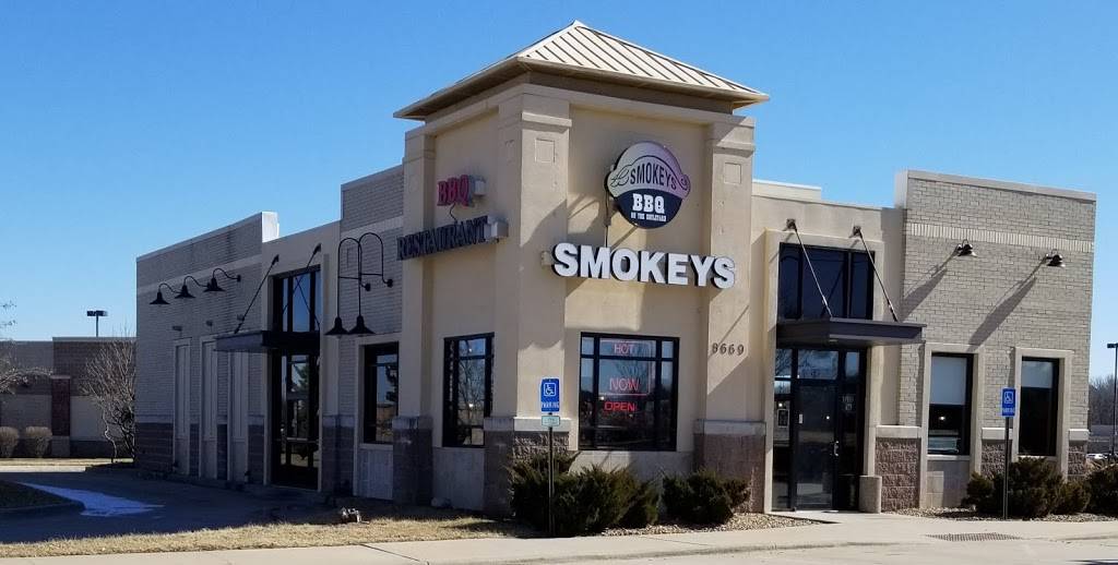 Smokeys On The Boulevard BBQ | restaurant | 8669 W 135th St, Overland Park, KS 66223, USA | 9138977427 OR +1 913-897-7427
