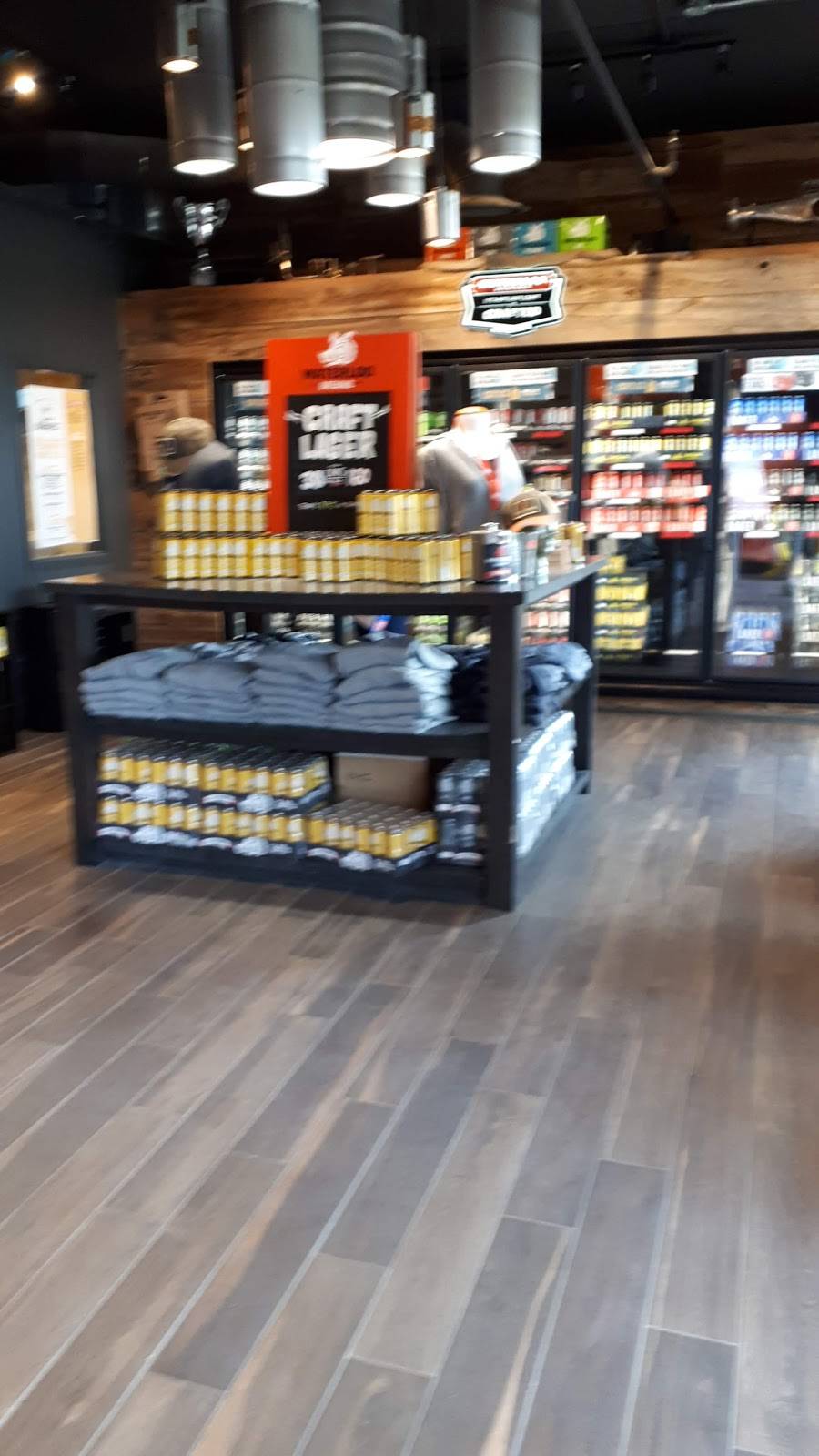 Waterloo Brewing Beer Store | restaurant | 400 Bingemans Centre Dr, Kitchener, ON N2B 3X9, Canada | 5197422732 OR +1 519-742-2732