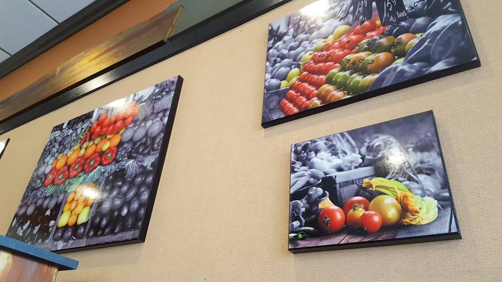 Boston Market | restaurant | 1001 Chancellor Park Dr, Charlotte, NC 28213, USA | 7045975688 OR +1 704-597-5688