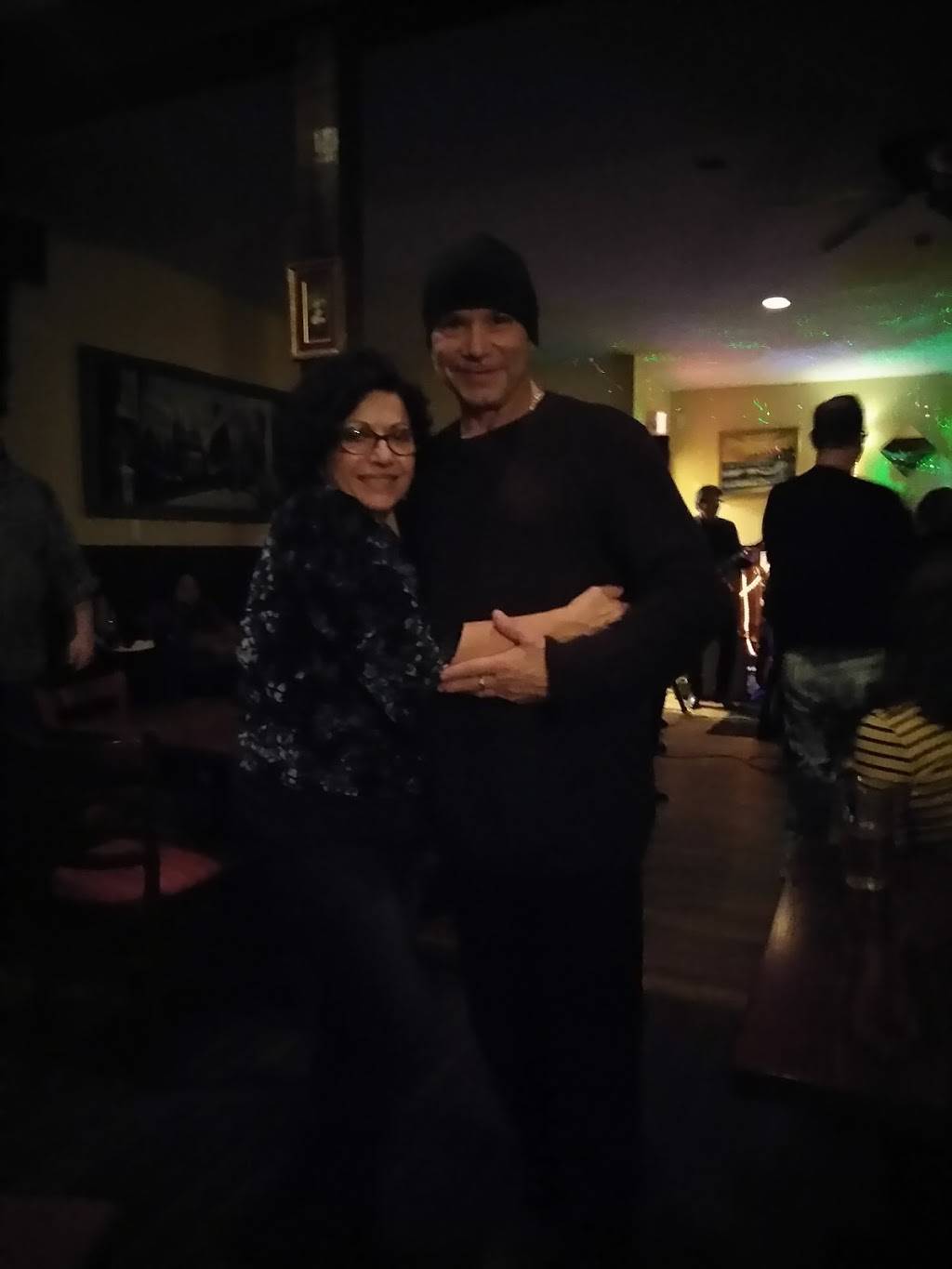 La Famiglia Bar & Grill | restaurant | 110 NY-311, Carmel Hamlet, NY 10512, USA | 8452284000 OR +1 845-228-4000