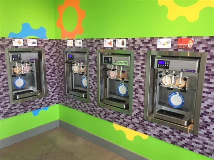 Froyo Factory | restaurant | 106 S Market St, Monticello, IL 61856, USA | 2177622233 OR +1 217-762-2233