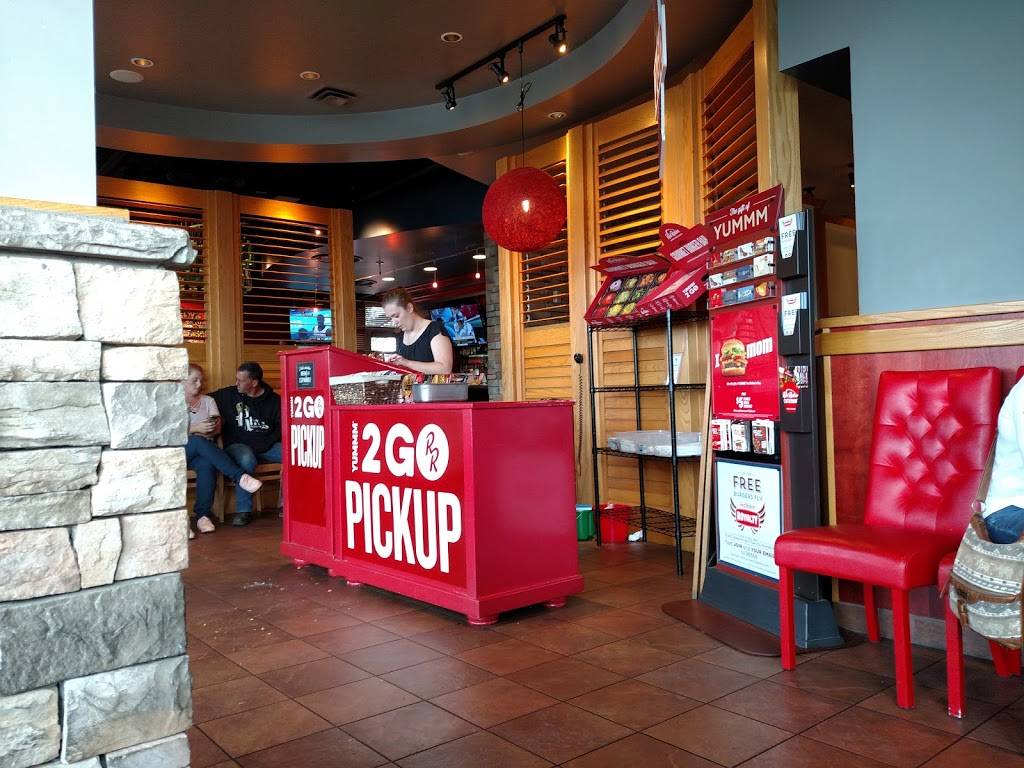 Red Robin Gourmet Burgers and Brews | restaurant | 16814 Twin Lakes Ave, Marysville, WA 98271, USA | 3606549830 OR +1 360-654-9830