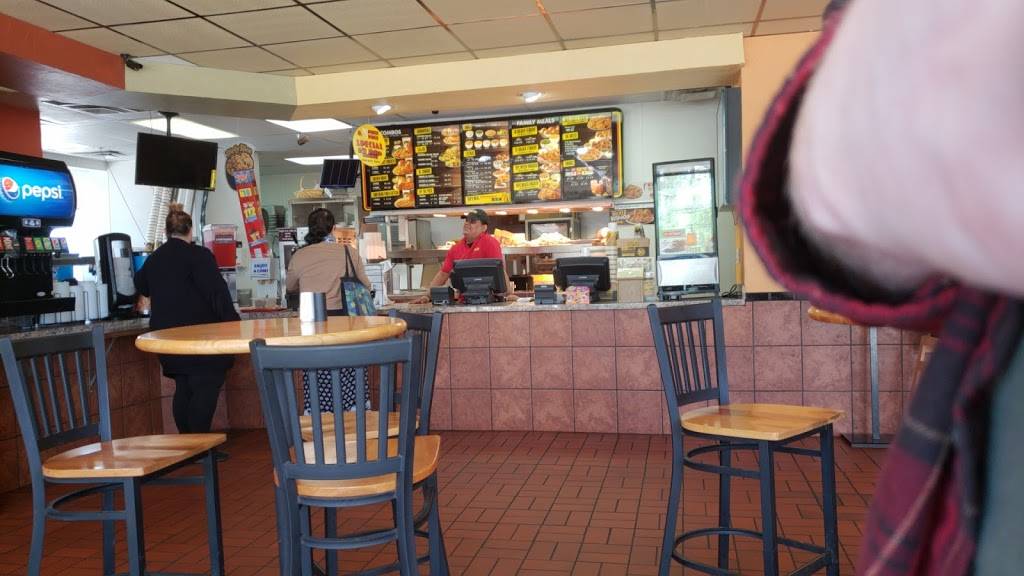 Golden Chick | meal takeaway | 1718 14th St, Plano, TX 75074, USA | 9724244653 OR +1 972-424-4653