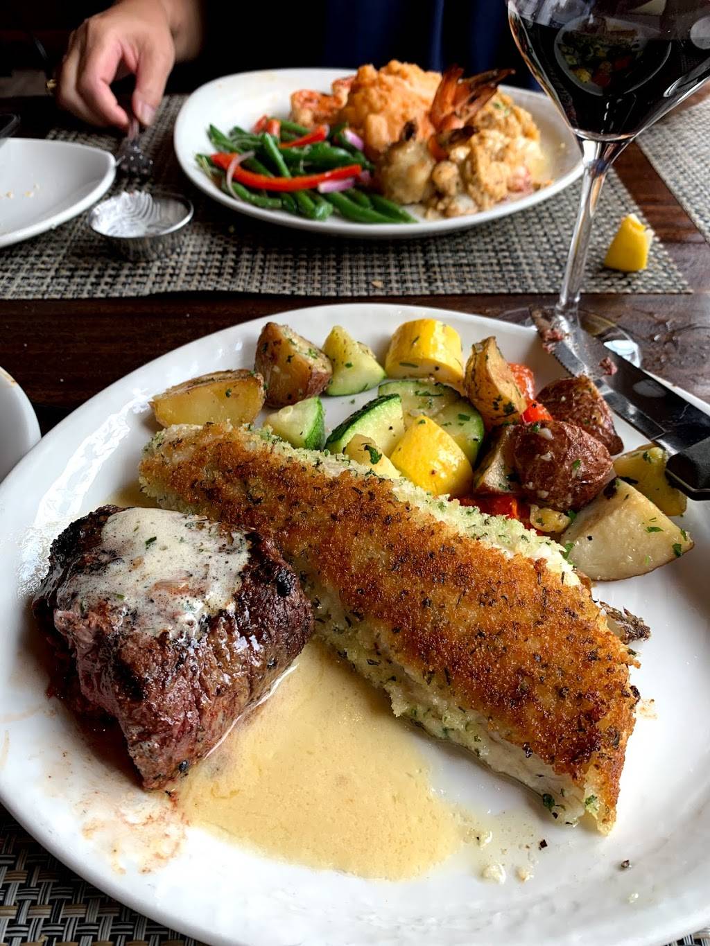 McCormick & Schmicks Seafood & Steaks | restaurant | 21 E 5th St, Cincinnati, OH 45202, USA | 5137219339 OR +1 513-721-9339