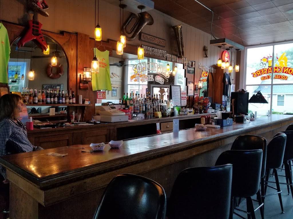 Son Chasers Social Club | restaurant | 218 E Amelia St, Cassville, WI 53806, USA | 6087259200 OR +1 608-725-9200