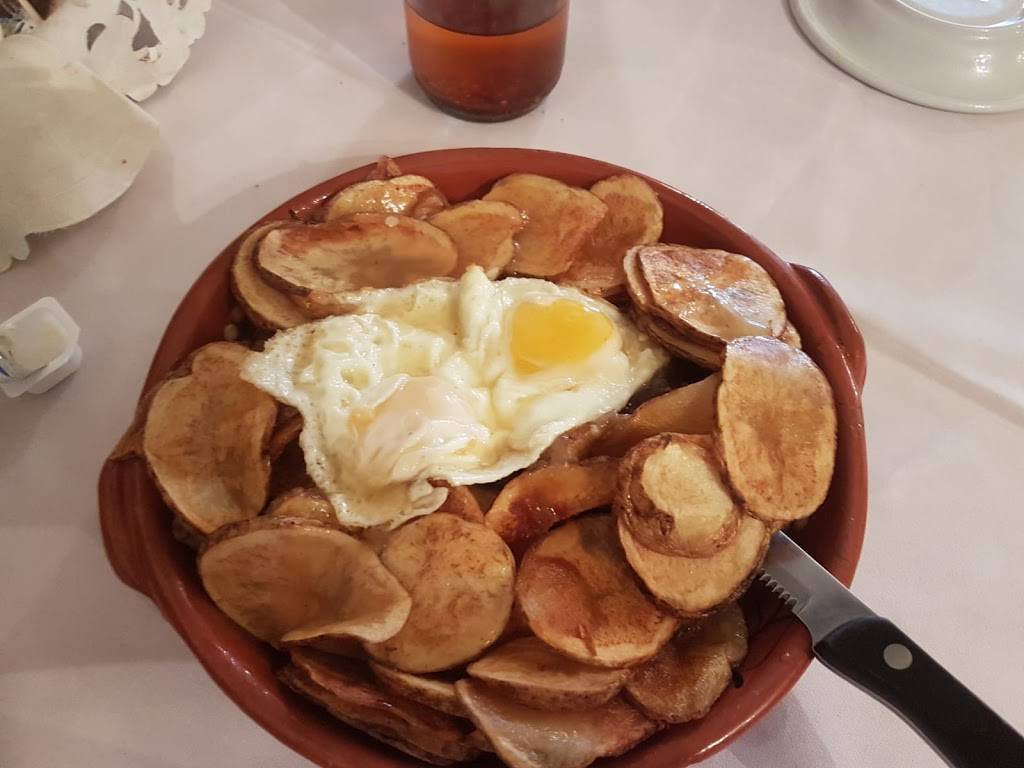 Sagres Restaurant | restaurant | 172 Maple St, Naugatuck, CT 06770, USA | 2037295064 OR +1 203-729-5064