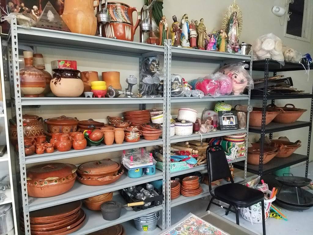 La Bandera Molino | restaurant | 2619 N Zarzamora St, San Antonio, TX 78201, USA | 2104340631 OR +1 210-434-0631