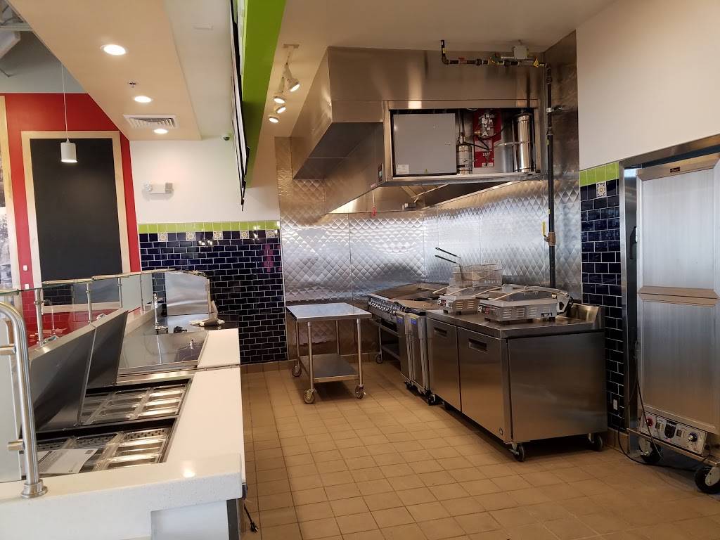 Salsaritas Fresh Mexican Grill | restaurant | 5920 Highland Shoppes Dr, Charlotte, NC 28269, USA | 7044678096 OR +1 704-467-8096