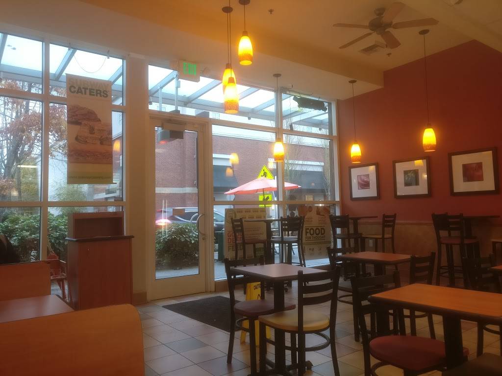 Subway | meal takeaway | 7511 166th Ave NE, Redmond, WA 98052, USA | 4258834088 OR +1 425-883-4088