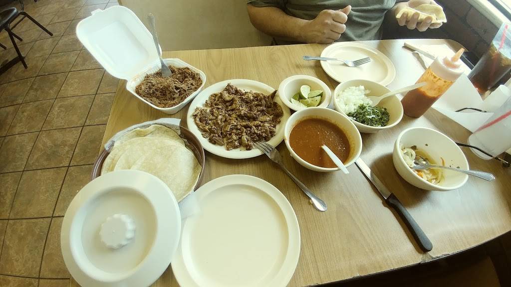 Birrieria Aguinaga | restaurant | 105 Main St, Garland, TX 75040, USA | 2147035130 OR +1 214-703-5130