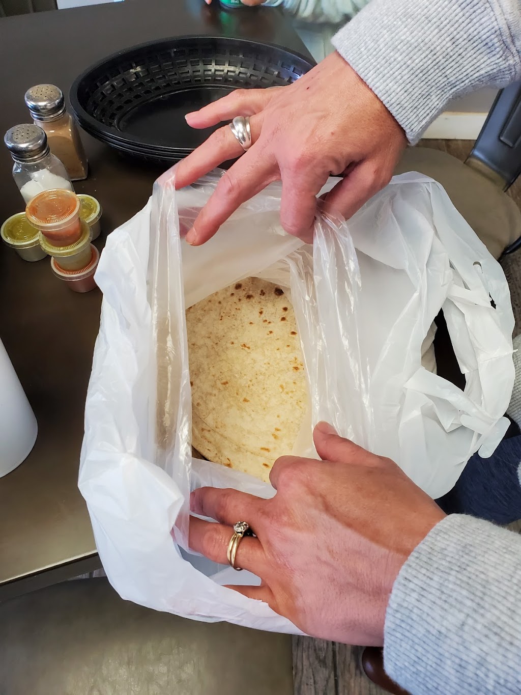 La Unica Taqueria | restaurant | 200 2nd St NE, Childress, TX 79201, USA | 9409387010 OR +1 940-938-7010